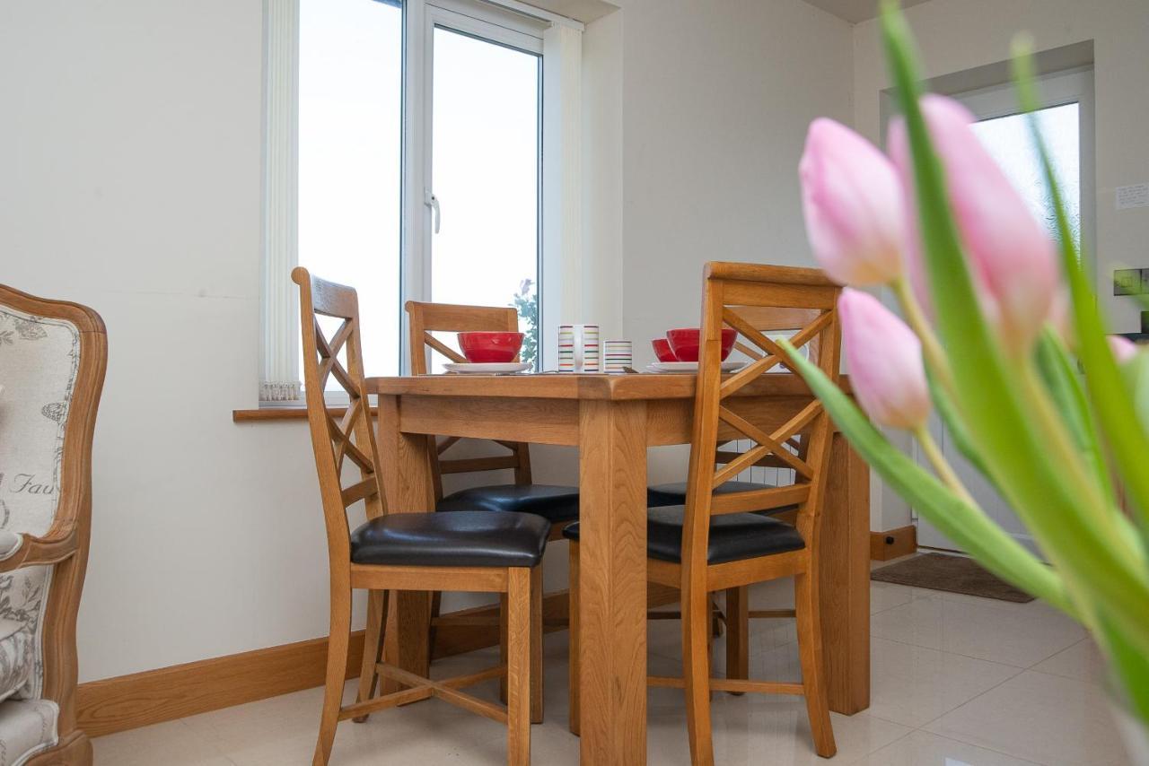 Finest Retreats - Sea Views Cottage برستاتين المظهر الخارجي الصورة